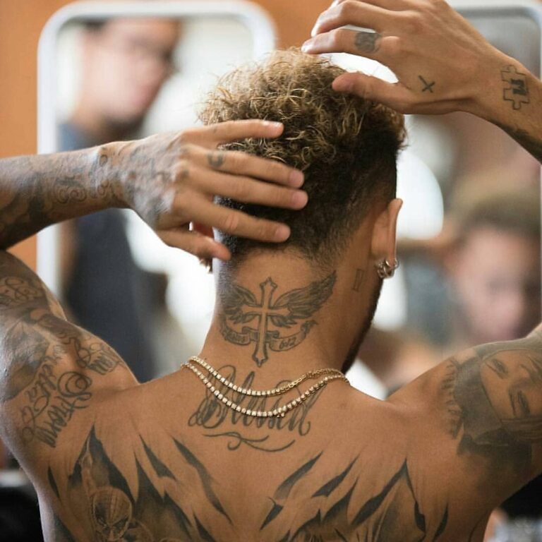 60 Inspirações De Tatuagem Masculina Para O Pescoço 7536