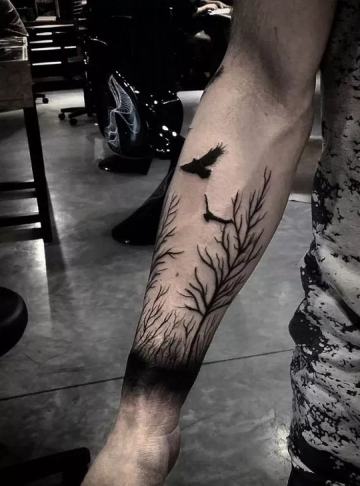 Tatuagem de natureza no braço