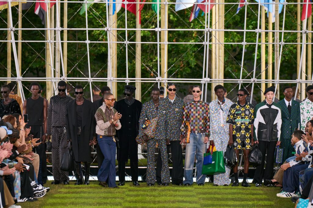 Pharrell na UNESCO Louis Vuitton na Paris Fashion Week