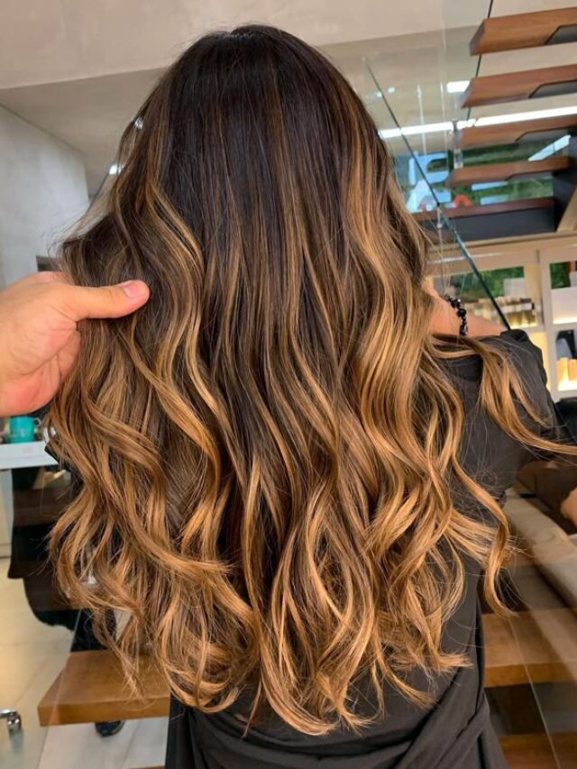 Cabelo moreno iluminado