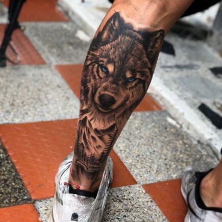 Tatuagem na Panturrilha Masculina